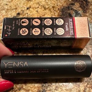 YENSA Super 8 Vibrant Silk Lipstick